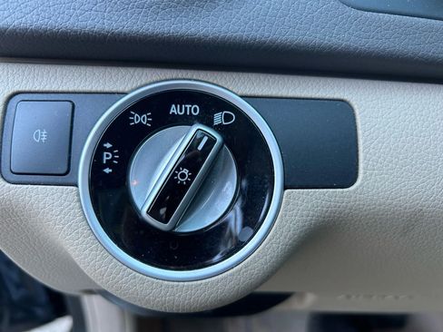 Used 2012 Mercedes-Benz C 250 Sedan w/ Comand Single Disc Pkg image 15