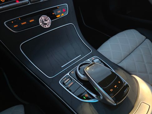 Used 2017 Mercedes-Benz C 300 4MATIC Sedan image 28