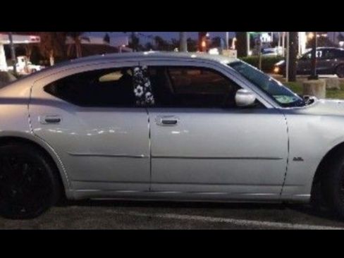 Used 2010 Dodge Charger SXT image 12