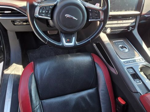 Used 2017 Jaguar F-PACE S image 6