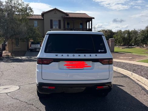 Used 2024 Jeep Wagoneer Series II image 14