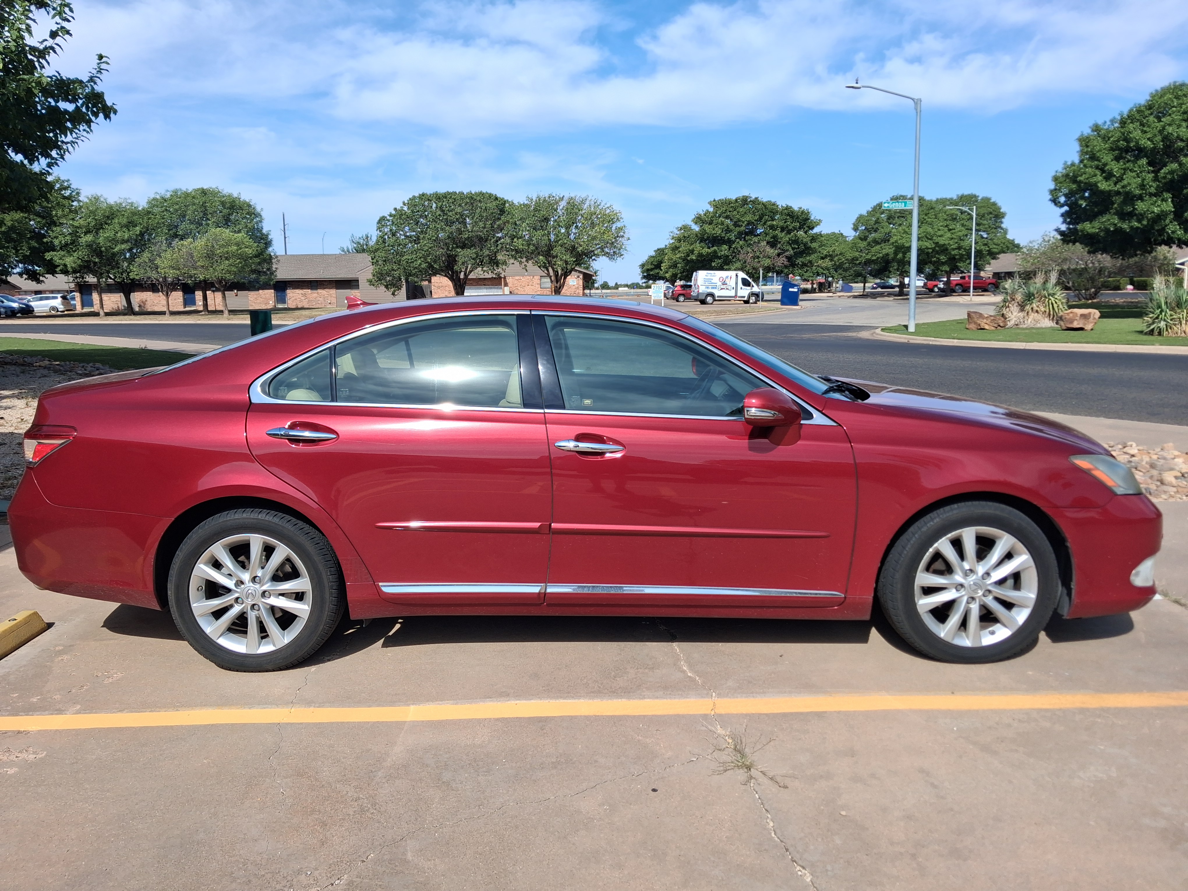 Used 2011 Lexus ES 350 FWD image 8