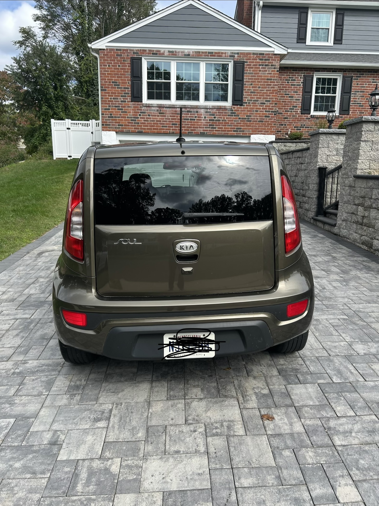 Used 2012 Kia Soul + w/ Audio Pkg FWD image 4