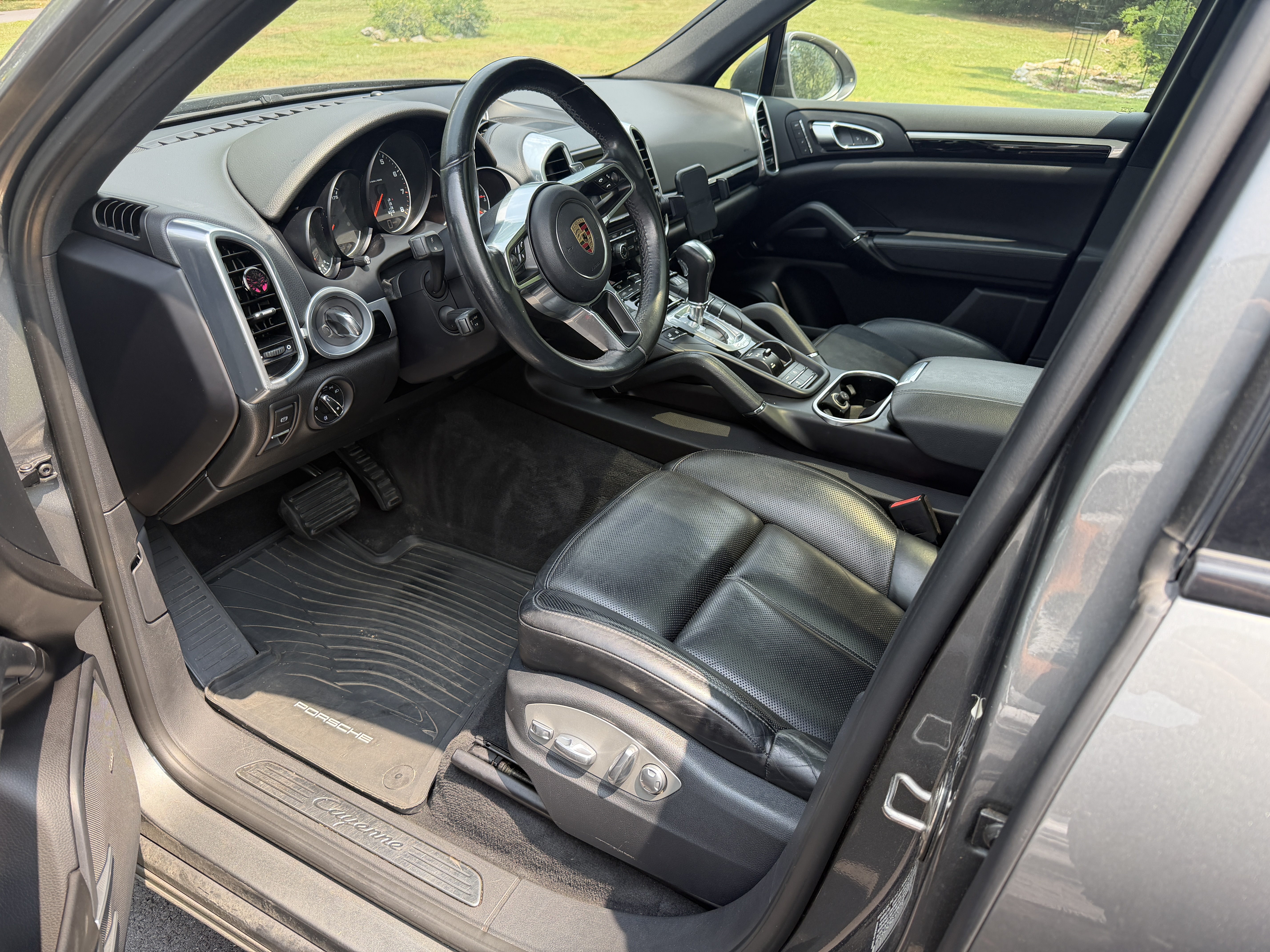 Used 2016 Porsche Cayenne AWD/4WD image 8