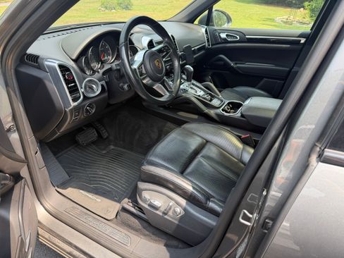 Used 2016 Porsche Cayenne AWD/4WD image 8