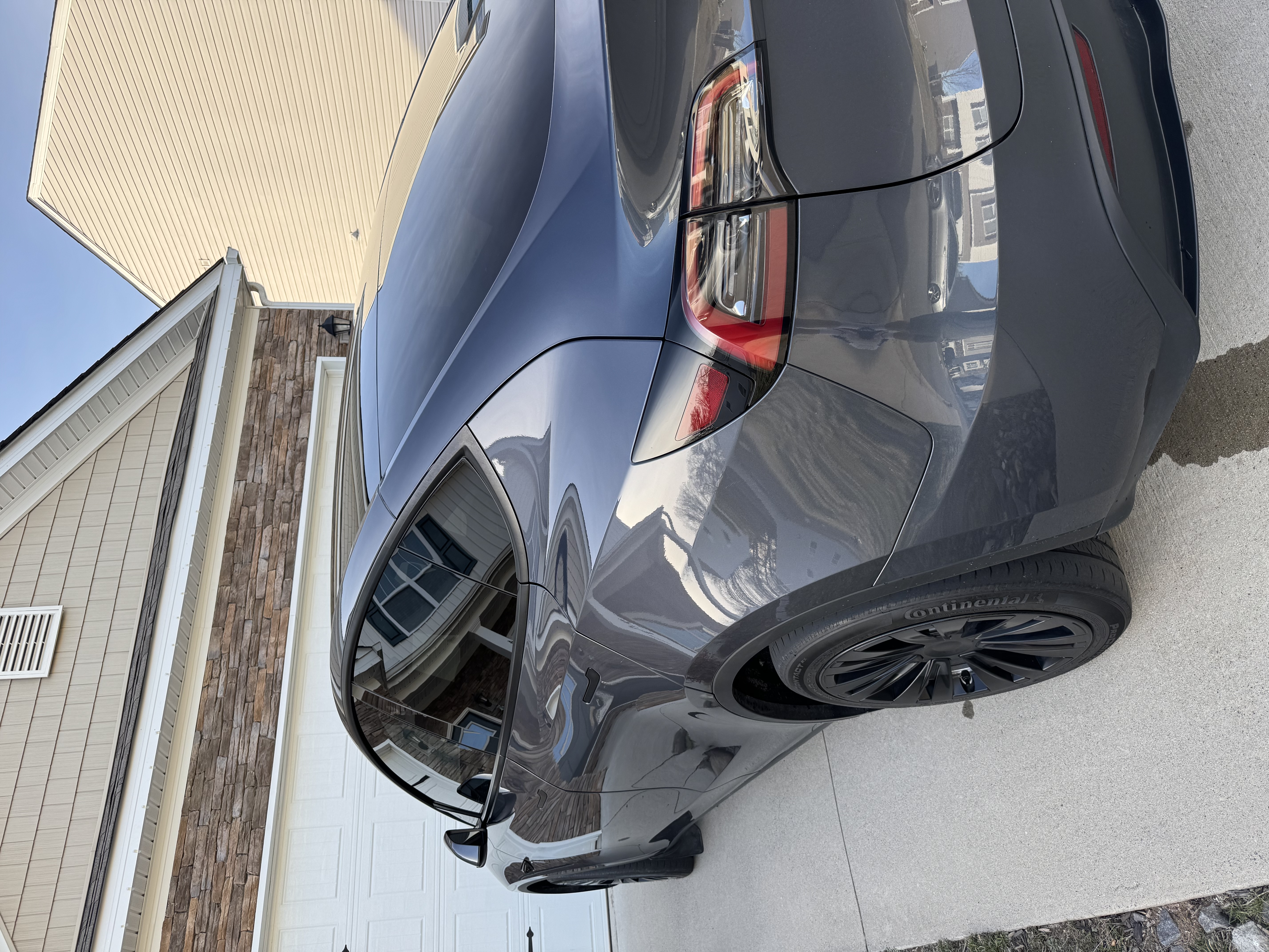 Used 2023 Tesla Model Y Long Range AWD/4WD image 9