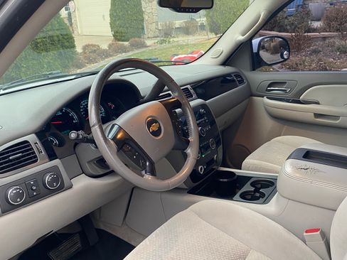 Used 2007 Chevrolet Suburban LT image 13