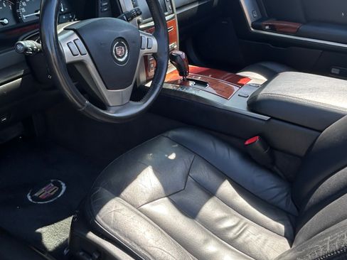 Used 2006 Cadillac XLR image 8
