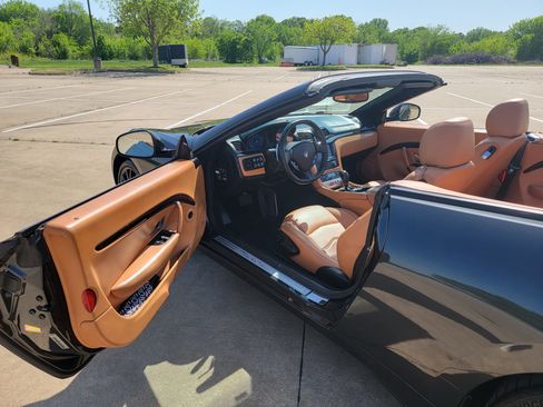 Used 2015 Maserati GranTurismo Convertible image 15