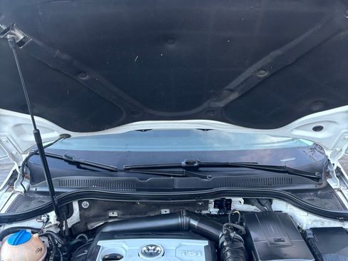 Used 2014 Volkswagen CC R-Line image 17