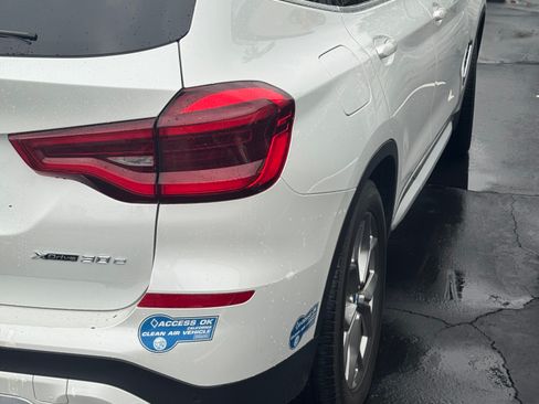 Used 2021 BMW X3 xDrive30e w/ Premium Package image 9