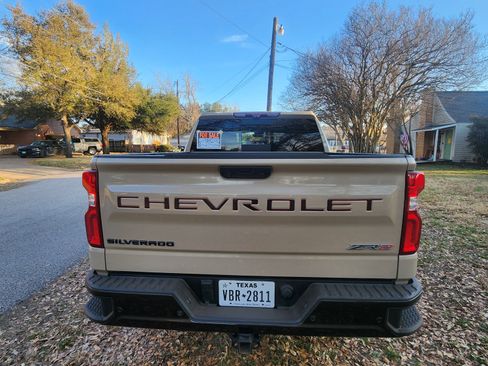 Used 2022 Chevrolet Silverado 1500 ZR2 w/ Technology Package image 4