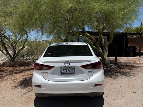 Used 2018 MAZDA MAZDA3 Touring FWD image 5