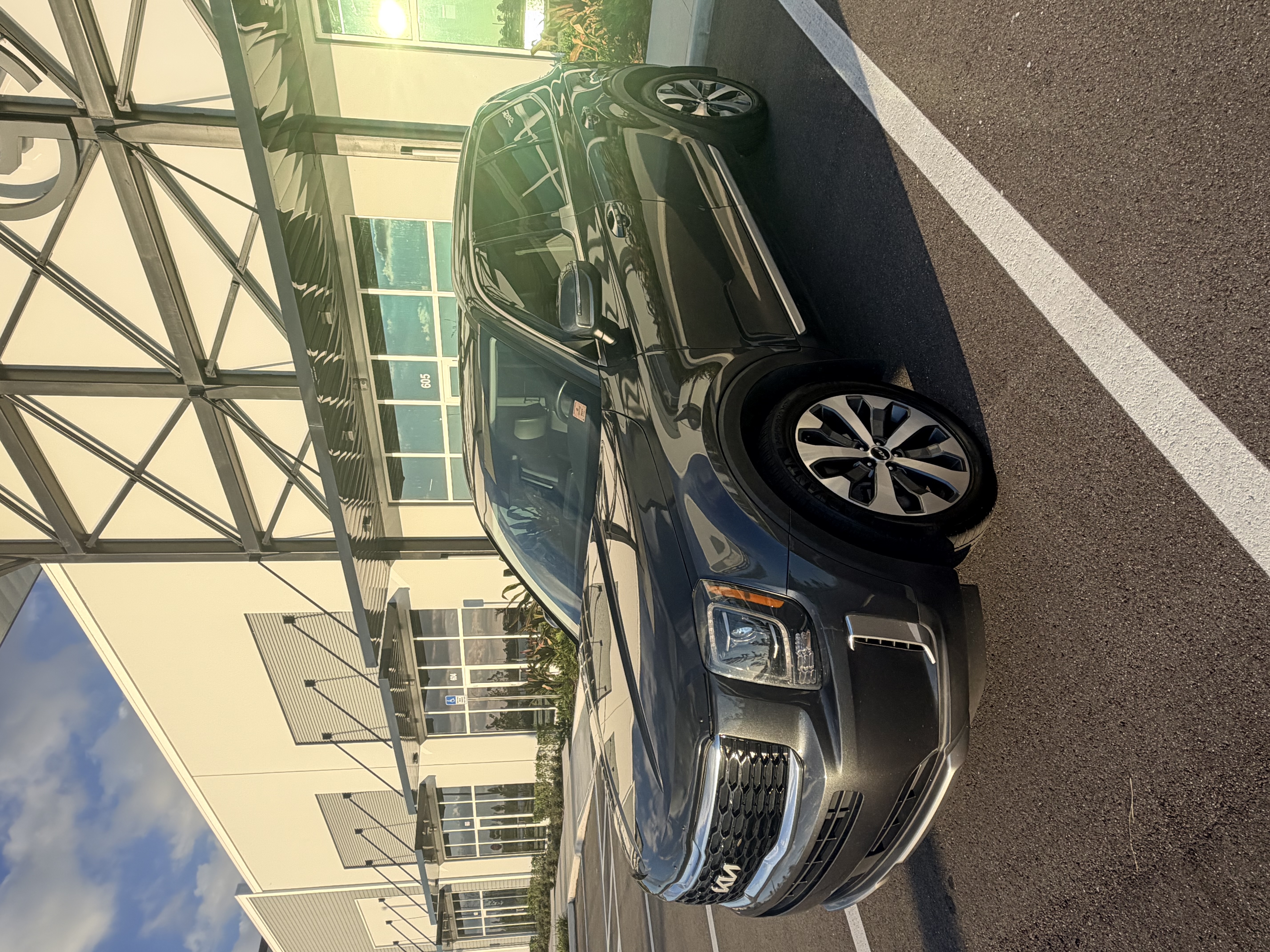 Used 2022 Kia Telluride S FWD image 1