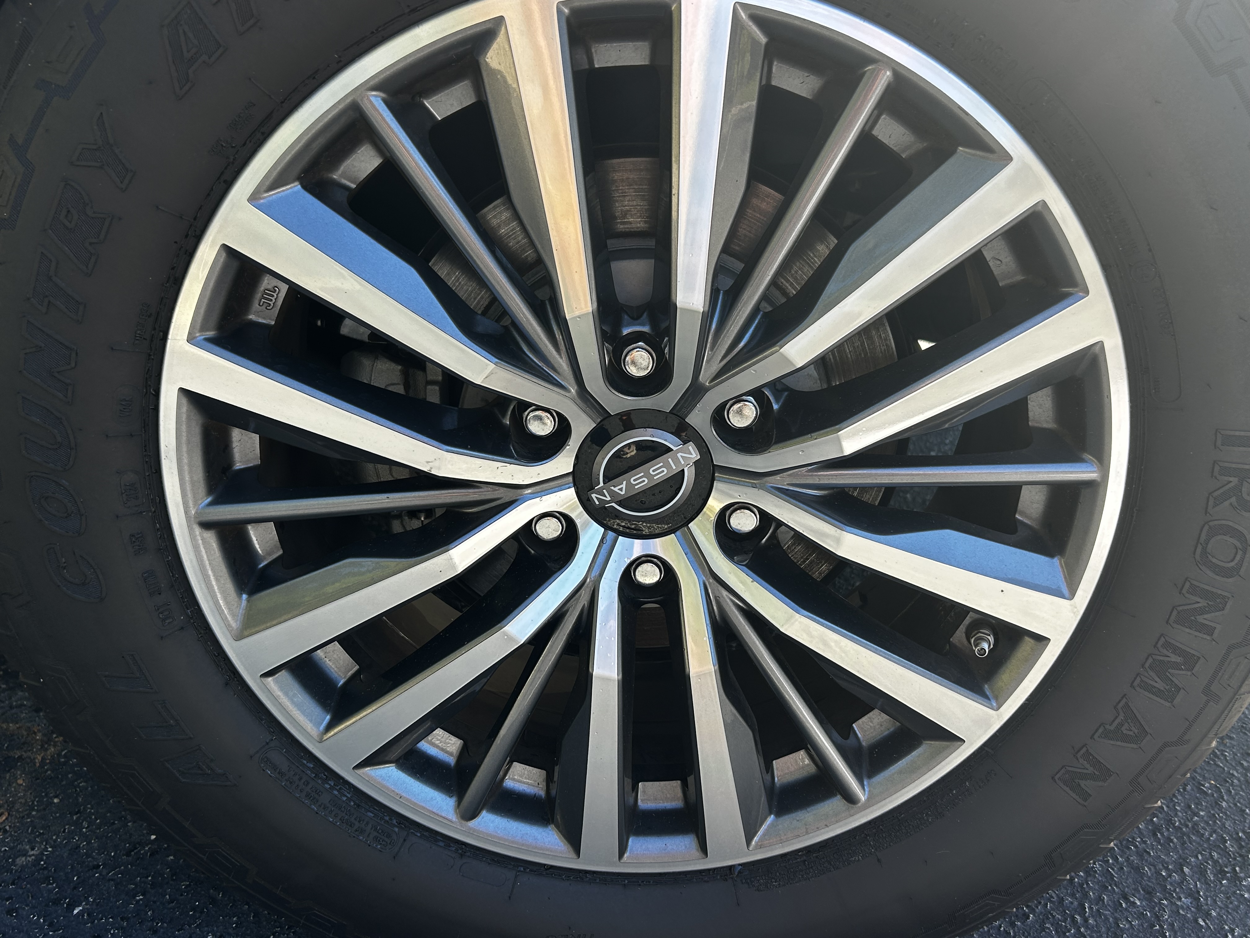 Used 2022 Nissan Armada SL RWD image 11