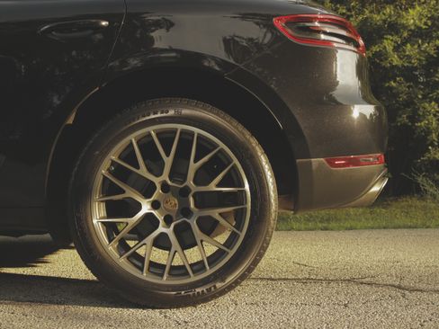 Used 2017 Porsche Macan S image 9