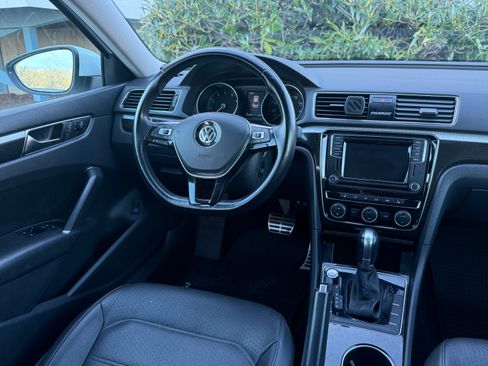 Used 2019 Volkswagen Passat 2.0T SE R-Line image 12