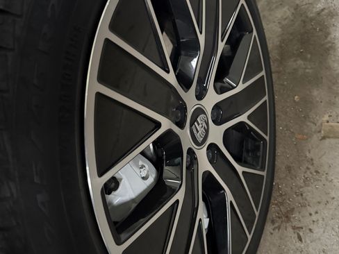 Used 2020 Porsche Taycan AWD/4WD image 13