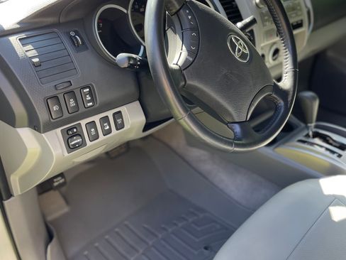 Used 2010 Toyota Tacoma 4x4 Double Cab image 25