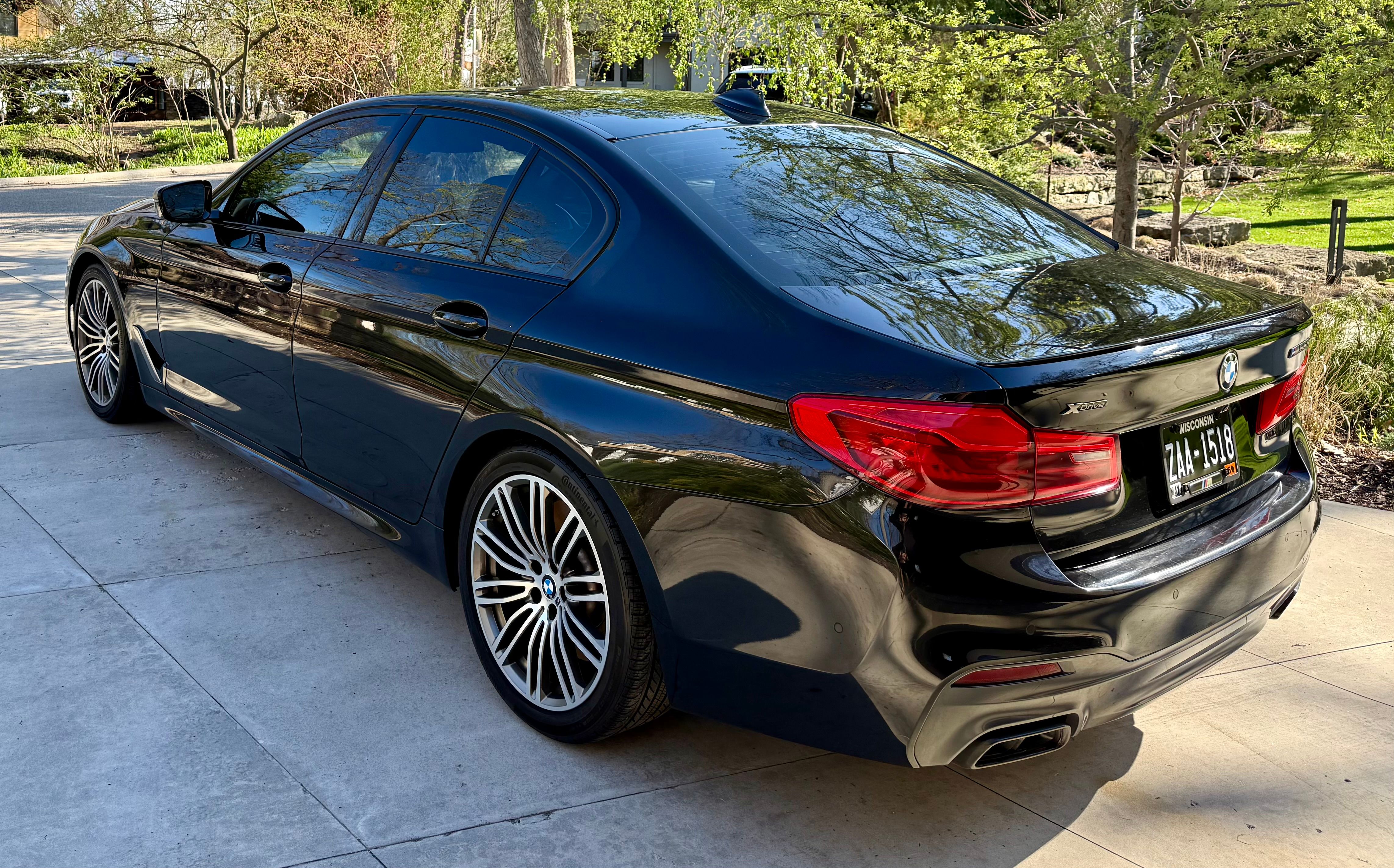 Used 2020 BMW M550i xDrive w/ Executive Package AWD/4WD image 4