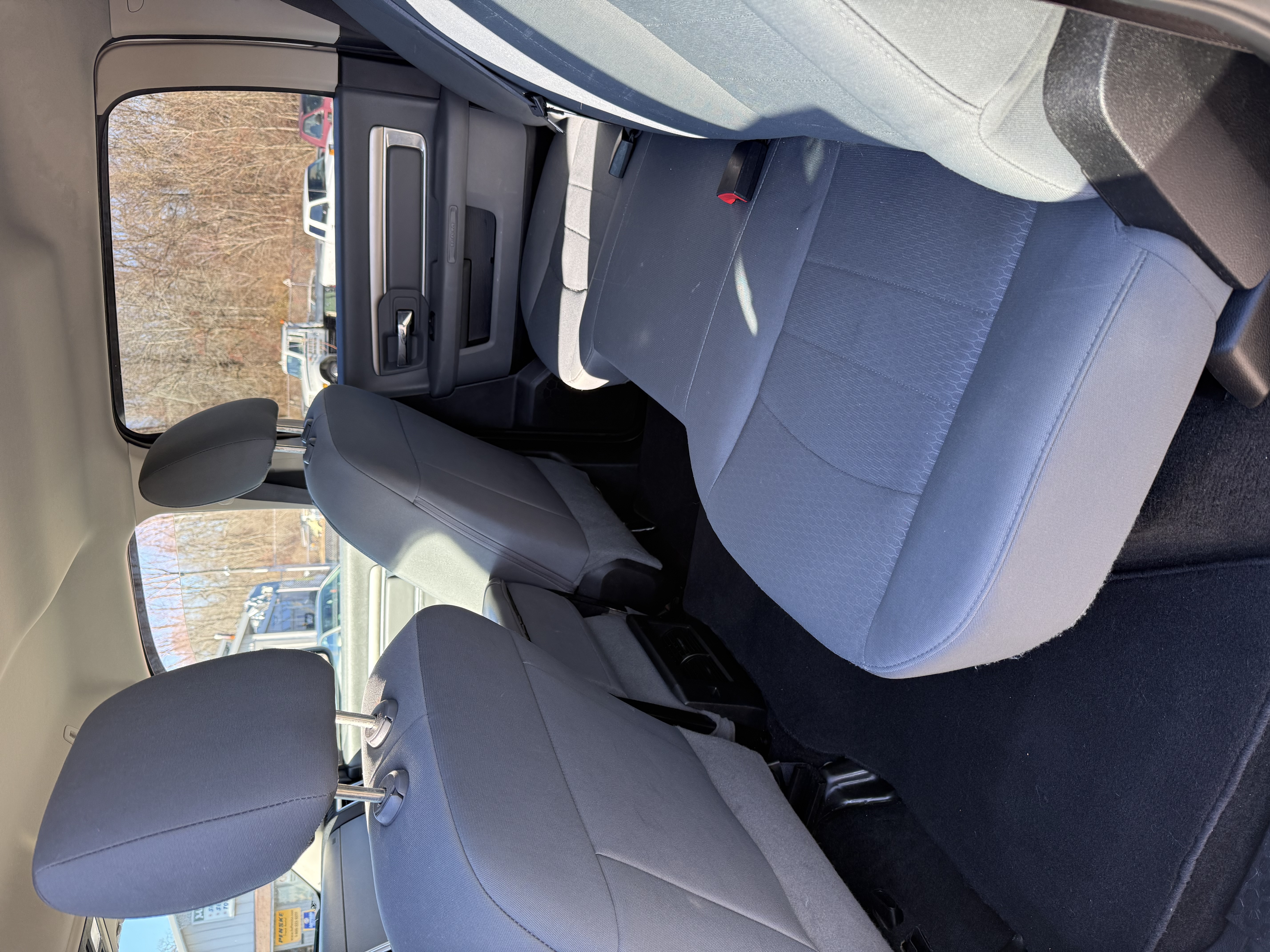 Used 2017 RAM 1500 Classic SLT AWD/4WD image 9