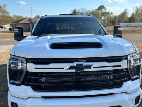 Used 2024 Chevrolet Silverado 2500 LTZ w/ LTZ Plus Package image 17