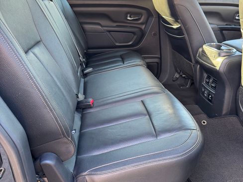 Used 2019 Nissan Titan SL w/ Midnight Edition image 8