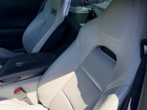Used 2019 Chevrolet Corvette Stingray Coupe w/ 1LT RWD image 20