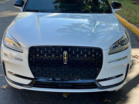 Used 2023 Lincoln Corsair Reserve w/ Jet Appearance Package image 5