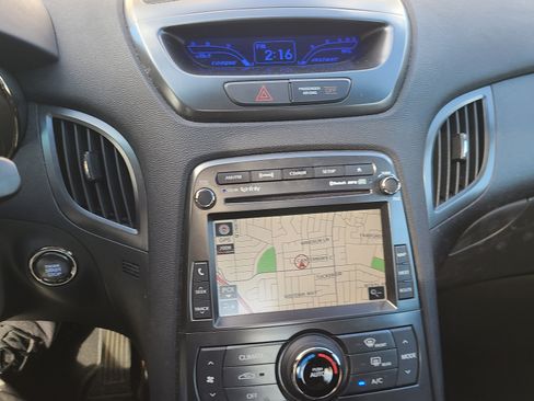 Used 2011 Hyundai Genesis 2.0T image 16