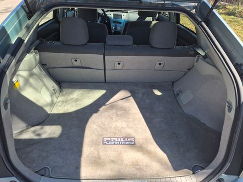 Used 2014 Toyota Prius Prime Plug-In Hybrid image 10