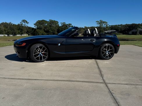 Used 2004 BMW Z4 2.5i RWD image 6