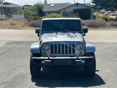 Used 2014 Jeep Wrangler Unlimited Rubicon AWD/4WD image 4