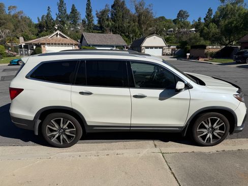 Used 2019 Honda Pilot Touring image 8