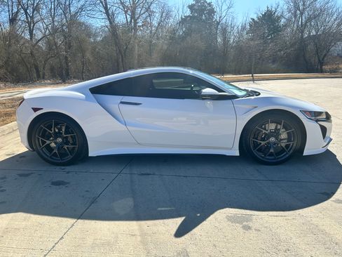 Used 2017 Acura NSX image 9