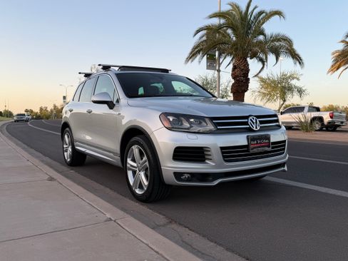 Used 2014 Volkswagen Touareg VR6 AWD/4WD image 9