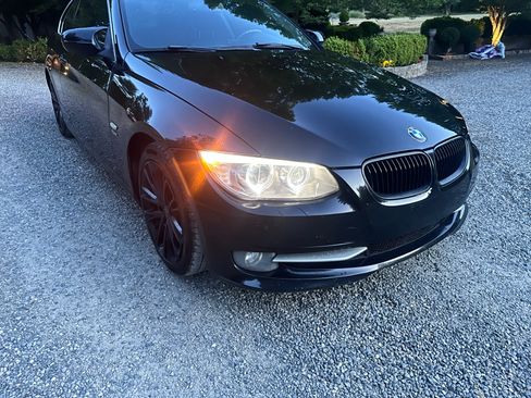 Used 2011 BMW 328i xDrive Coupe AWD/4WD image 2