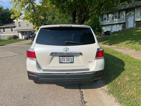 Used 2012 Toyota Highlander SE w/ Tow Pkg AWD/4WD image 18