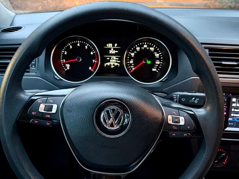 Used 2015 Volkswagen Jetta S image 15