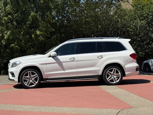 Used 2016 Mercedes-Benz GL 550 4MATIC image 12
