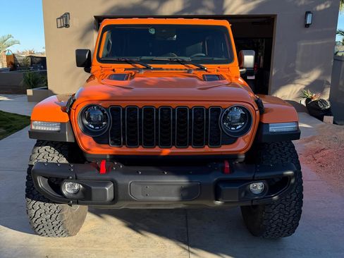 Used 2025 Jeep Wrangler Unlimited Rubicon image 4