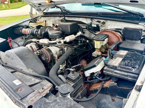 Used 1999 GMC Suburban 2WD w/ Marketing Opt Pkg 2 image 10