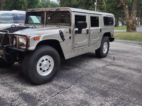 Used 2003 HUMMER H1 4-Door Wagon image 9