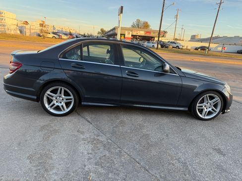 Used 2009 Mercedes-Benz C 350 Sport image 11