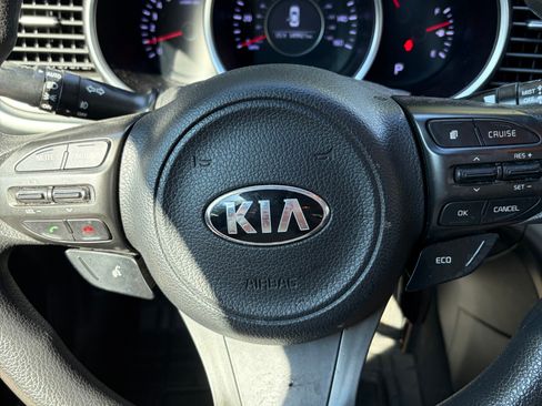 Used 2015 Kia Optima LX FWD image 9