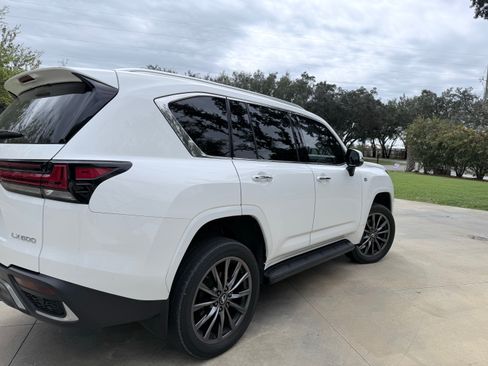 Used 2022 Lexus LX 600 F Sport image 5