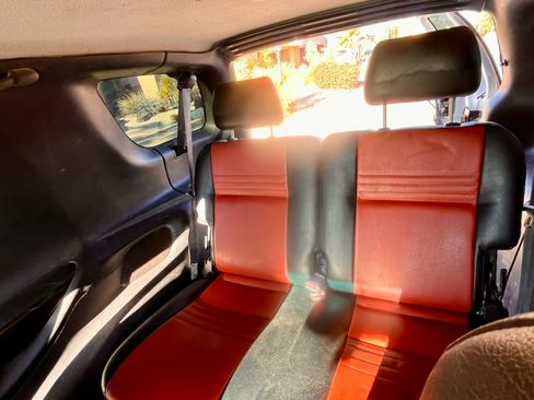 Used 2000 Isuzu VehiCROSS image 15