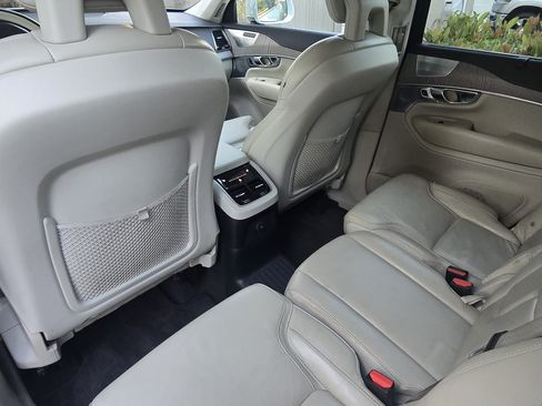 Used 2022 Volvo XC90 T8 Inscription AWD/4WD image 13