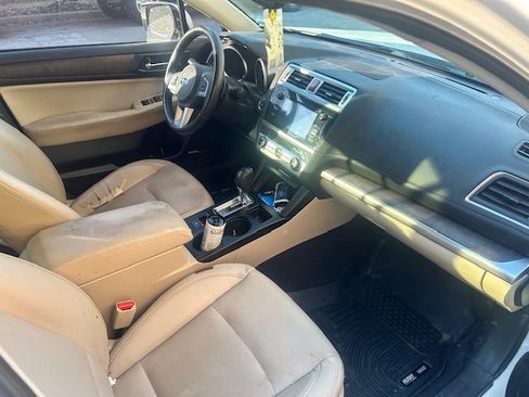 Used 2016 Subaru Outback 3.6R Limited image 9