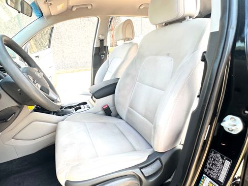Used 2018 Hyundai Tucson SE FWD image 12